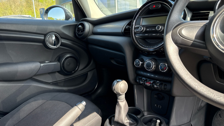 MINI Hatchback 1.5 Cooper 5dr Petrol Hatchback
